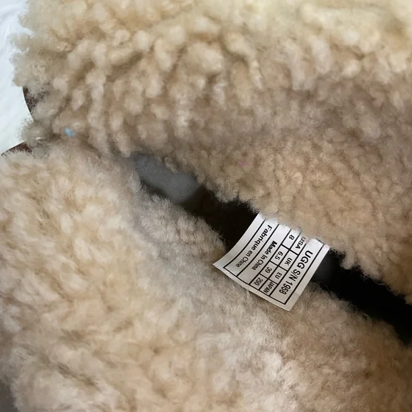 UGG Women's Chestnut Brown Lynnea Leather Boots Size 8 - Picture 11 of 13